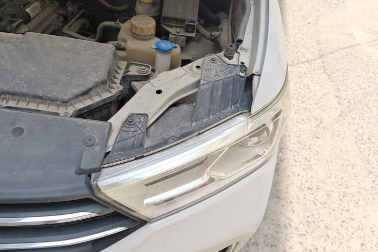Used Wuling Hongguang 2019 1.5L S Standard Version China VI LAR Engine Bay Left
