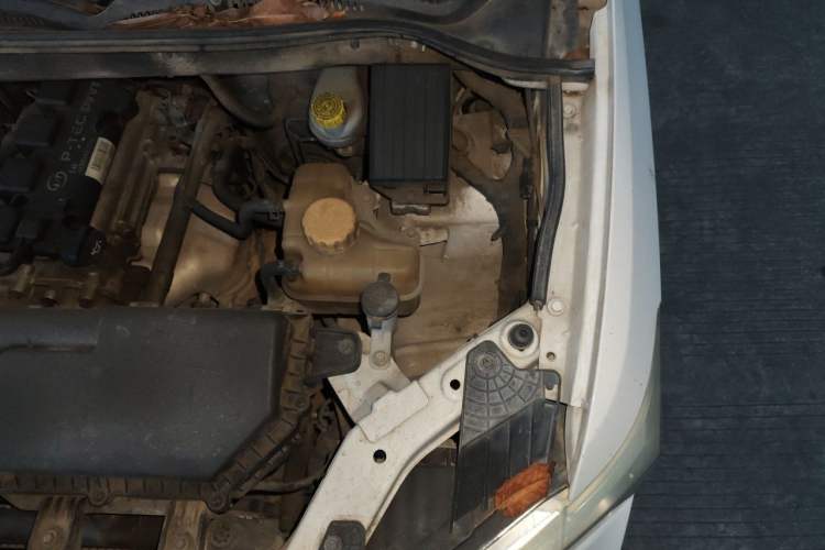 Used Wuling Hongguang 2019 1.5L S Standard Version China VI LAR Engine Bay Left