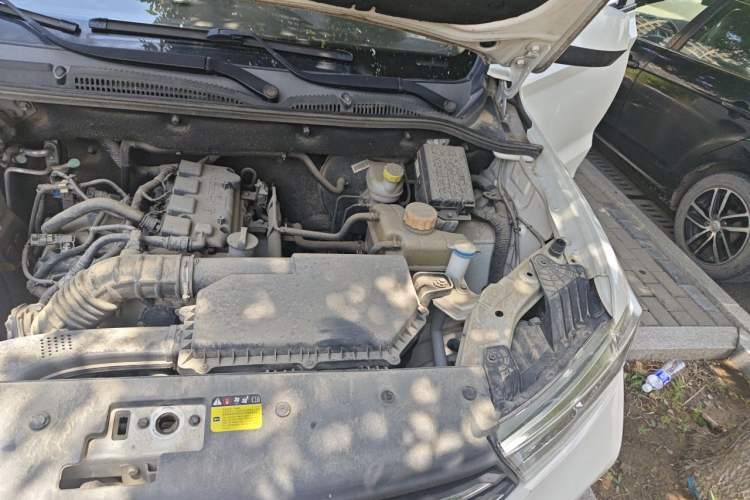 Used Wuling Hongguang 2019 1.5L S Standard Version China VI LAR Engine Bay Left