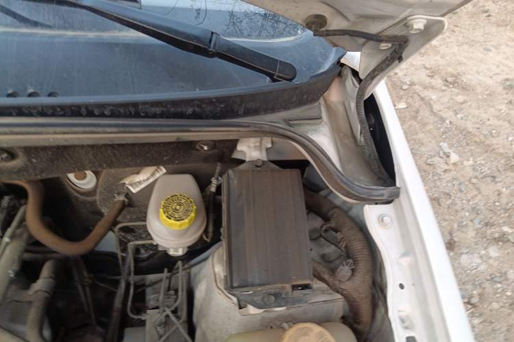 Used Wuling Hongguang 2019 1.5L S Basic Version China VI Standard LAR Engine Bay Left