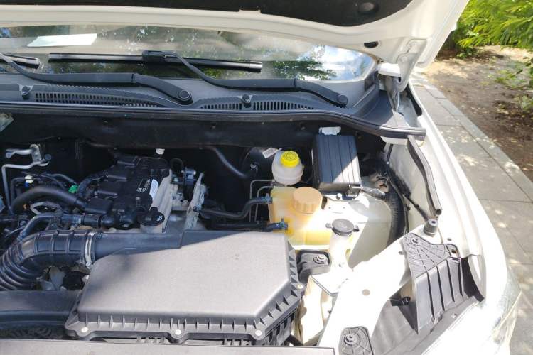 Used Wuling Hongguang 2019 1.5L S Comfort Edition China VI LAR Engine Bay Left