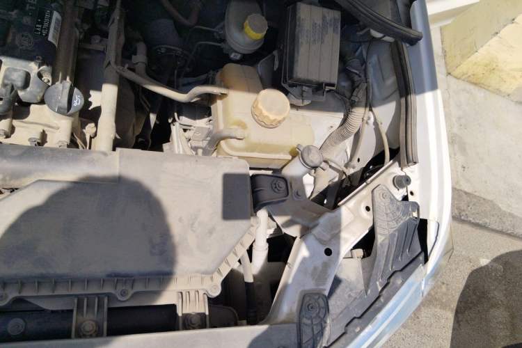 Used Wuling Hongguang 2019 1.5L S Standard Version China VI LAR Engine Bay Left