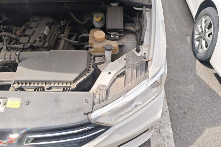 Used Wuling Hongguang 2019 1.5L S Standard Version China VI LAR Engine Bay Left