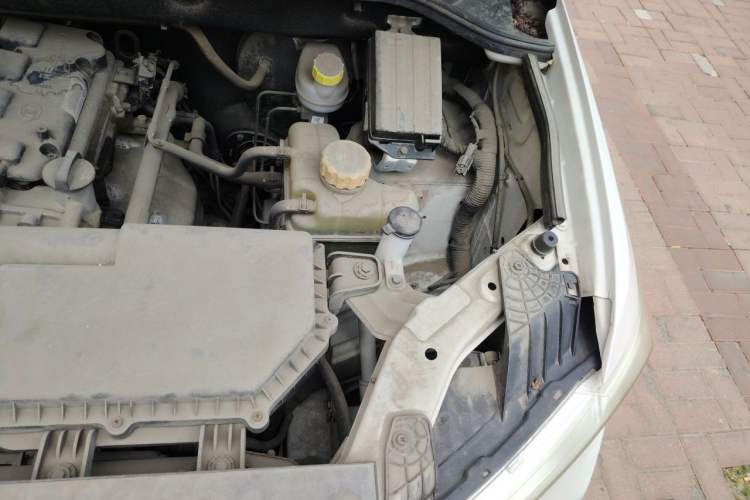 Used Wuling Hongguang 2019 1.5L S Standard Version China VI LAR Engine Bay Left