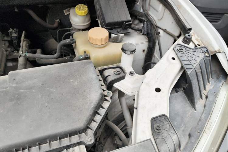 Used Wuling Hongguang 2019 1.5L S Comfort Edition China VI LAR Engine Bay Left