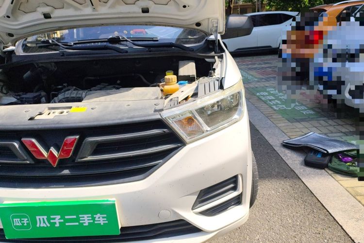 Used Wuling Hongguang 2019 1.5L S Basic Version China VI Standard LAR Engine Bay Left