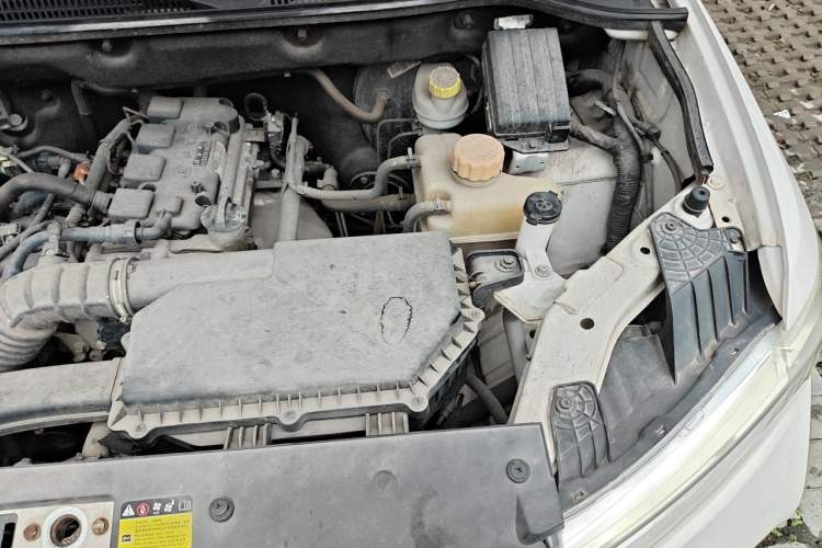 Used Wuling Hongguang 2019 1.5L S Comfort Edition China VI LAR Engine Bay Left