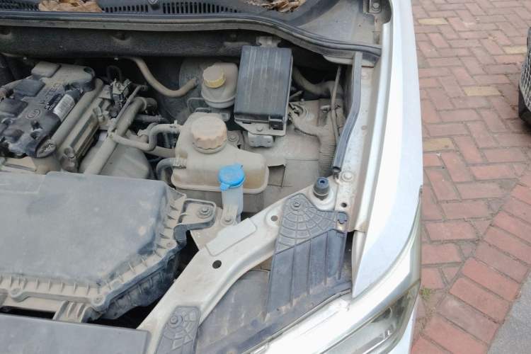 Used Wuling Hongguang 2019 1.5L S Standard Version China VI LAR Engine Bay Left