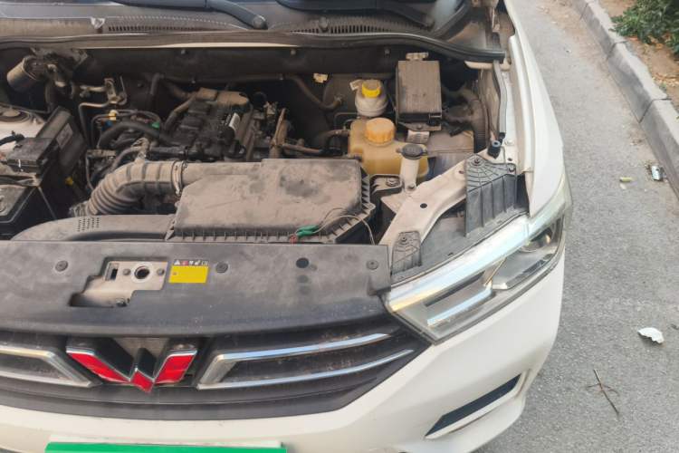 Used Wuling Hongguang 2019 1.5L S Comfort Edition China VI LAR Engine Bay Left