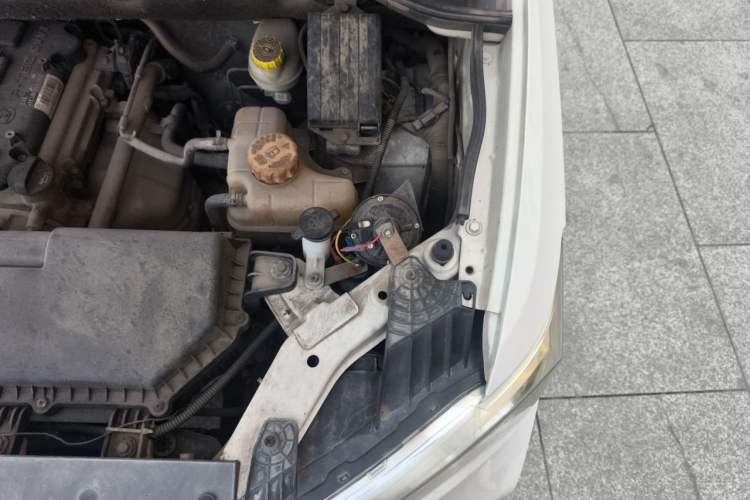 Used Wuling Hongguang 2019 1.5L S Standard Version China VI LAR Engine Bay Left