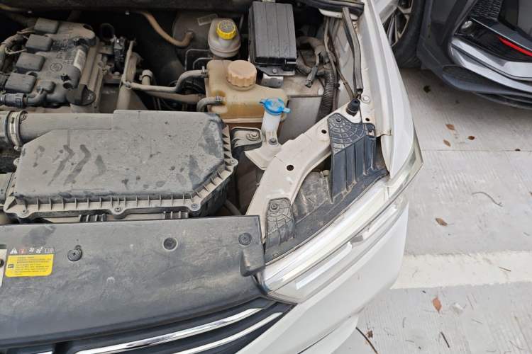 Used Wuling Hongguang 2019 1.5L S Standard Version China VI LAR Engine Bay Left