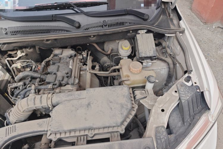 Used Wuling Hongguang 2019 1.5L S Basic Version China VI Standard LAR Engine Bay Left