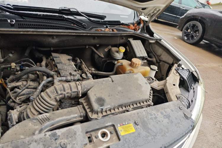 Used Wuling Hongguang 2019 1.5L S Comfort Edition China VI LAR Engine Bay Left