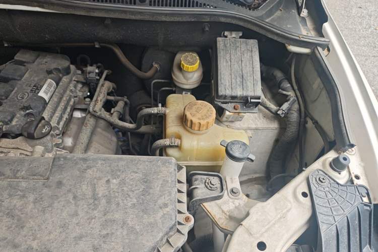 Used Wuling Hongguang 2019 1.5L S Standard Version China VI LAR Engine Bay Left