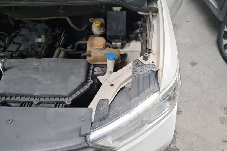 Used Wuling Hongguang 2019 1.5L S Comfort Edition China VI LAR Engine Bay Left