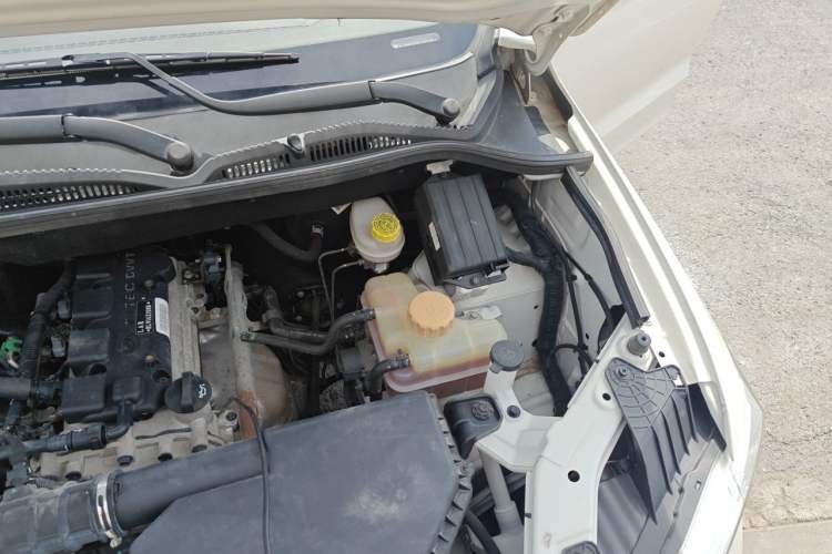 Used Wuling Hongguang 2019 1.5L S Standard Version China VI LAR Engine Bay Left