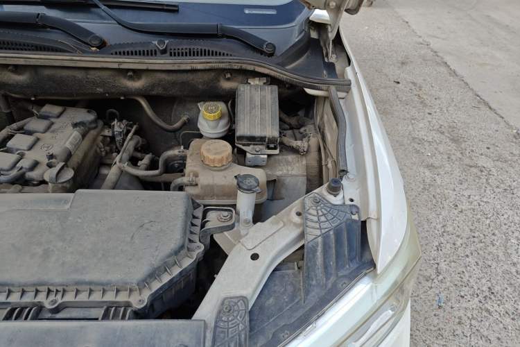 Used Wuling Hongguang 2019 1.5L S Standard Version China VI LAR Engine Bay Left