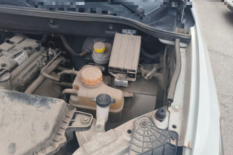 Used Wuling Hongguang 2019 1.5L S Basic Version China VI Standard LAR Engine Bay Left