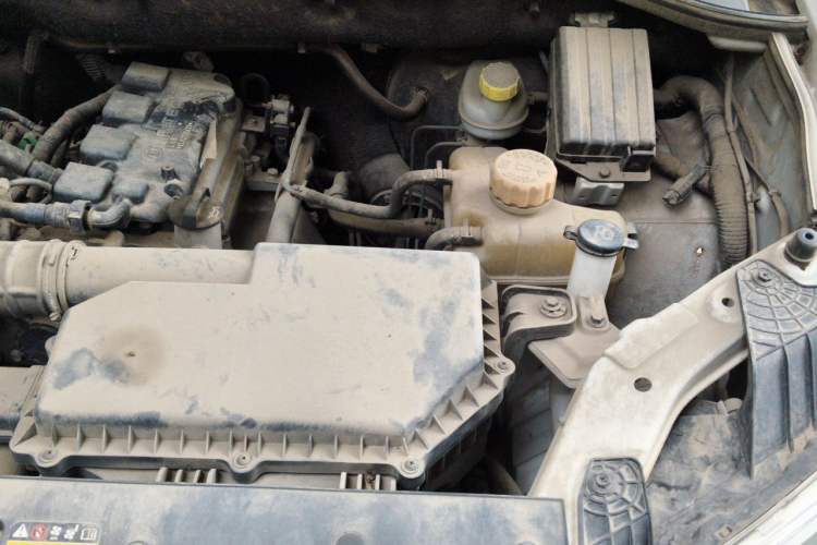Used Wuling Hongguang 2019 1.5L S Standard Version China VI LAR Engine Bay Left