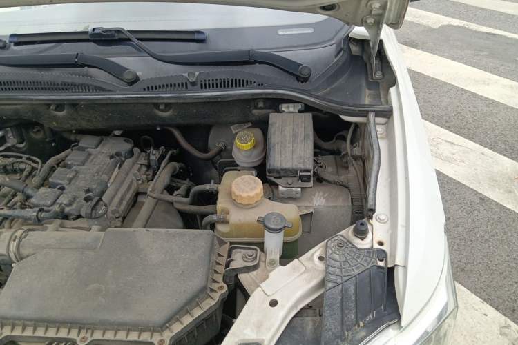 Used Wuling Hongguang 2019 1.5L S Standard Version China VI LAR Engine Bay Left