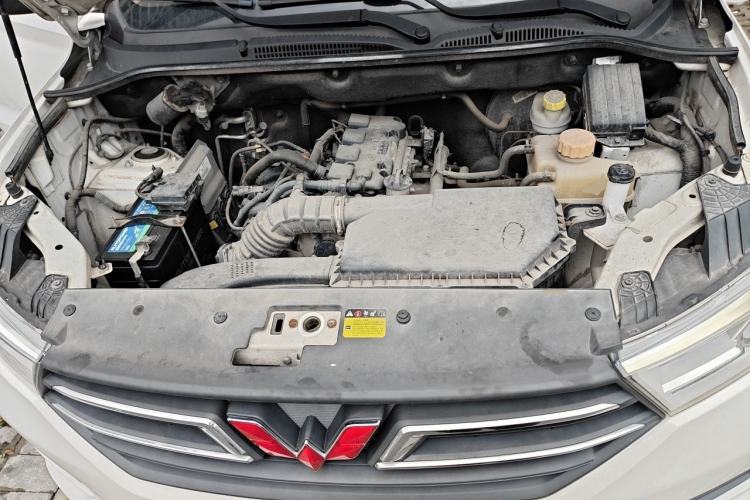 Used Wuling Hongguang 2019 1.5L S Comfort Edition China VI LAR Engine Bay