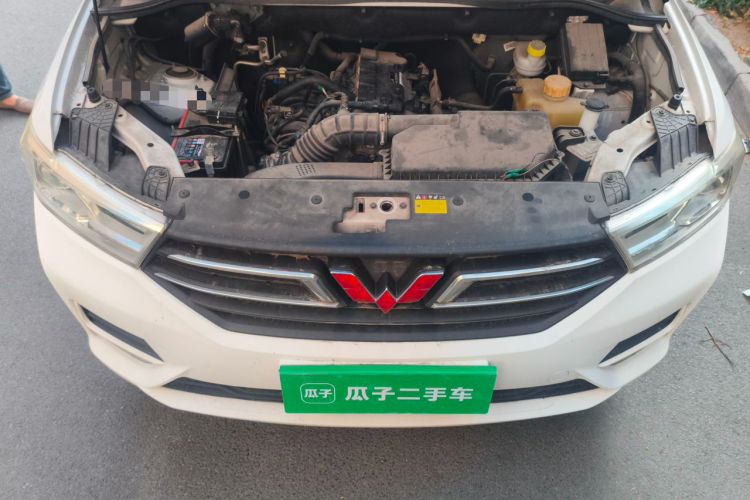 Used Wuling Hongguang 2019 1.5L S Comfort Edition China VI LAR Engine Bay