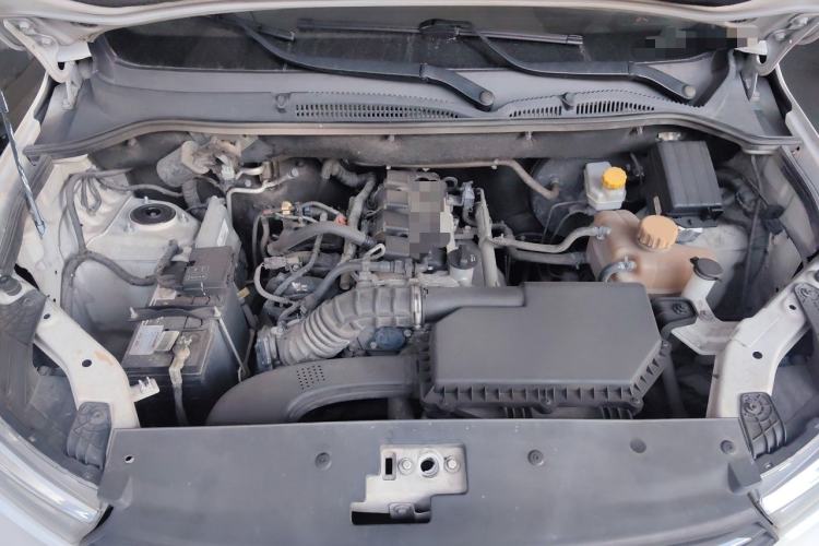 Used Wuling Hongguang 2019 1.5L S Comfort Edition China VI LAR Engine Bay