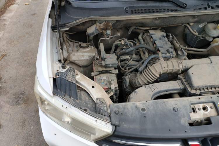 Used Wuling Hongguang 2019 1.5L S Comfort Edition China VI LAR Engine Bay Right