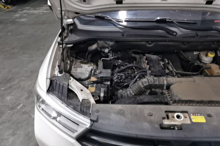 Used Wuling Hongguang 2019 1.5L S Standard Version China VI LAR Engine Bay Right