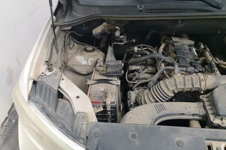 Used Wuling Hongguang 2019 1.5L S Comfort Edition China VI LAR Engine Bay Right