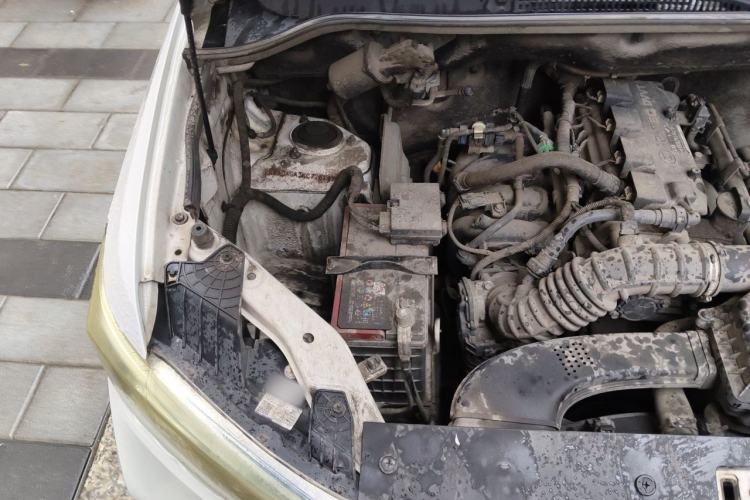 Used Wuling Hongguang 2019 1.5L S Standard Version China VI LAR Engine Bay Right