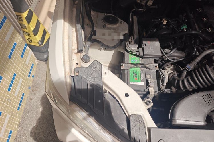 Used Wuling Hongguang 2019 1.5L S Comfort Edition China VI LAR Engine Bay Right