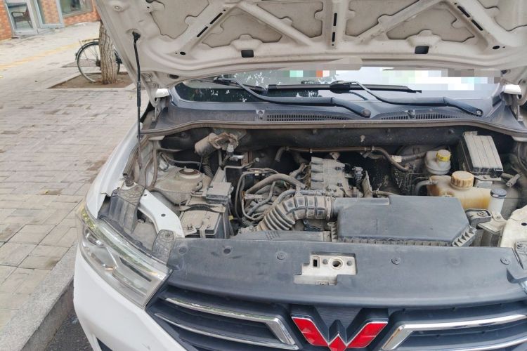 Used Wuling Hongguang 2019 1.5L S Standard Version China VI LAR Engine Bay Right