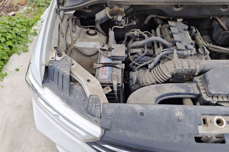 Used Wuling Hongguang 2019 1.5L S Comfort Edition China VI LAR Engine Bay Right