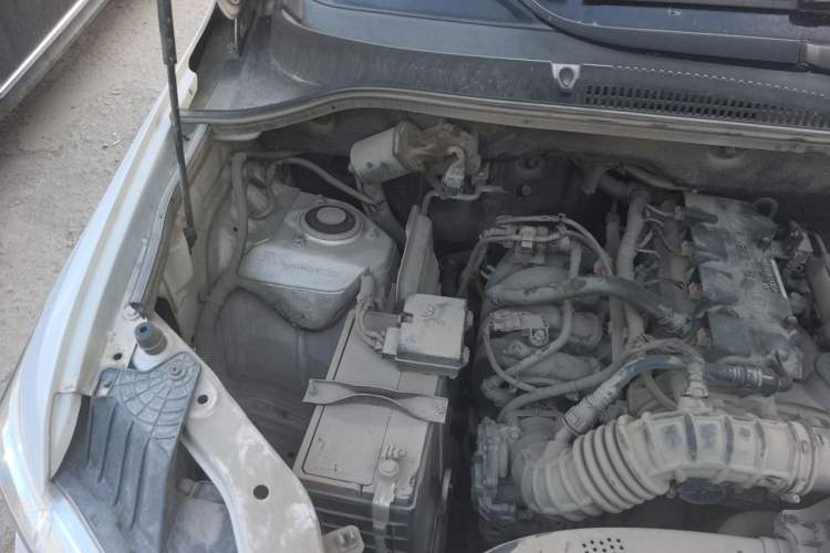 Used Wuling Hongguang 2019 1.5L S Comfort Edition China VI LAR Engine Bay Right