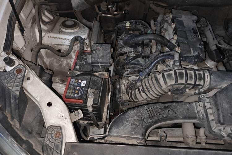 Used Wuling Hongguang 2019 1.5L S Basic Version China VI Standard LAR Engine Bay Right