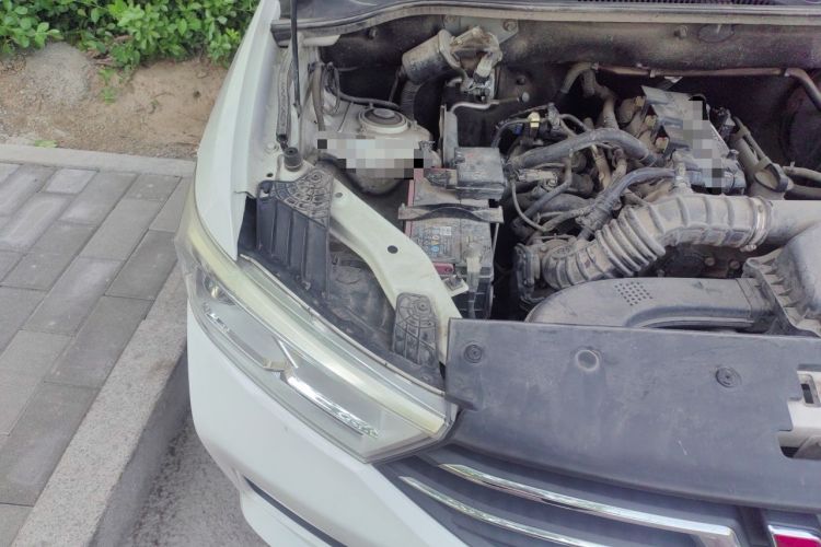 Used Wuling Hongguang 2019 1.5L S Standard Version China VI LAR Engine Bay Right