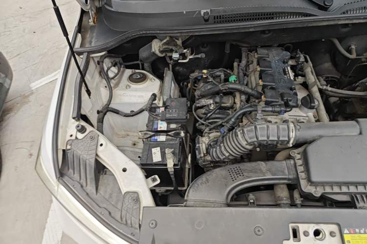 Used Wuling Hongguang 2019 1.5L S Standard Version China VI LAR Engine Bay Right