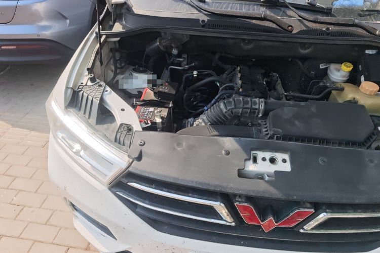 Used Wuling Hongguang 2019 1.5L S Comfort Edition China VI LAR Engine Bay Right