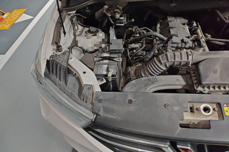 Used Wuling Hongguang 2019 1.5L S Comfort Edition China VI LAR Engine Bay Right