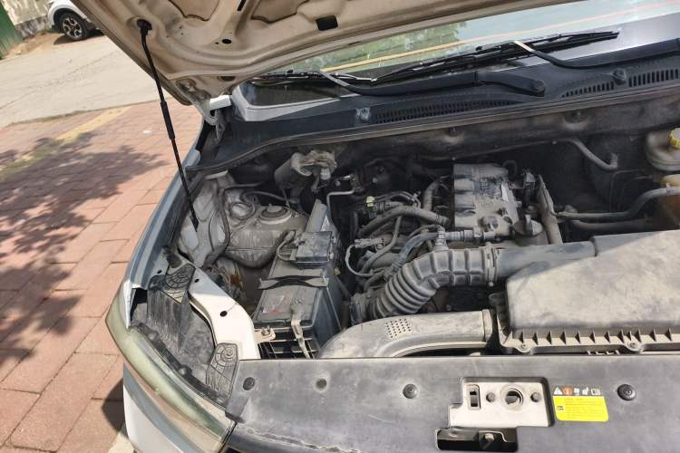 Used Wuling Hongguang 2019 1.5L S Basic Version China VI Standard LAR Engine Bay Right