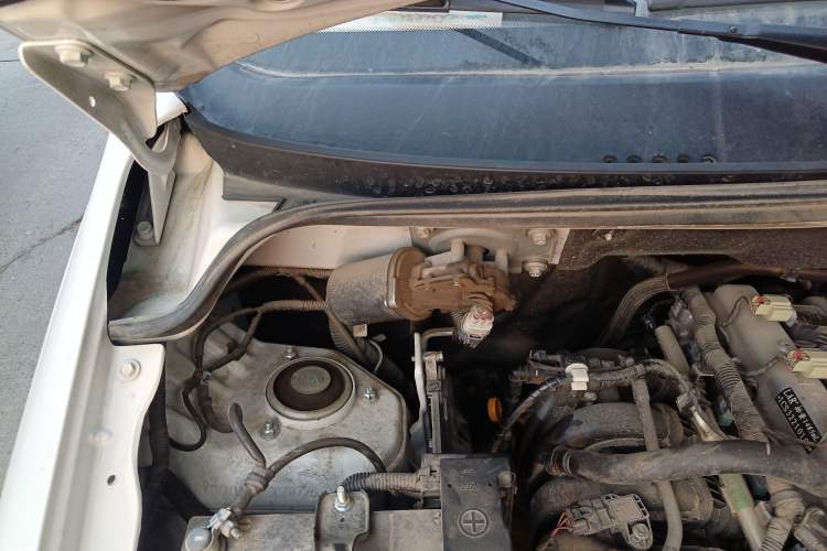 Used Wuling Hongguang 2019 1.5L S Basic Version China VI Standard LAR Engine Bay Right