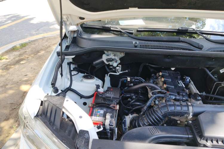 Used Wuling Hongguang 2019 1.5L S Comfort Edition China VI LAR Engine Bay Right