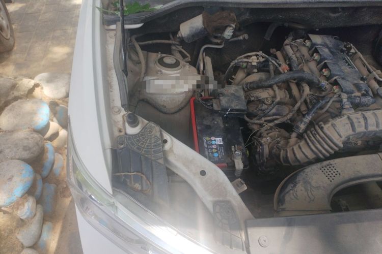 Used Wuling Hongguang 2019 1.5L S Standard Version China VI LAR Engine Bay Right