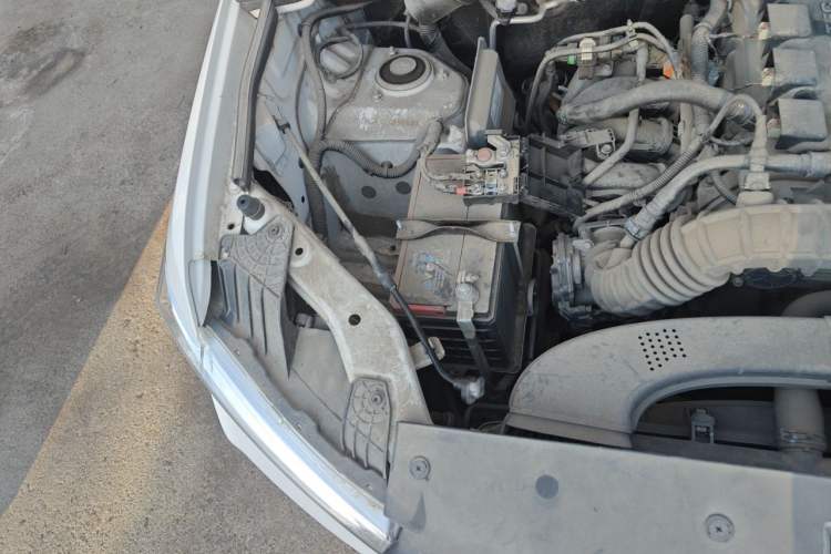 Used Wuling Hongguang 2019 1.5L S Standard Version China VI LAR Engine Bay Right