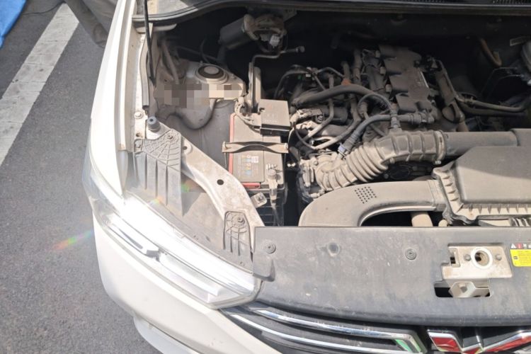 Used Wuling Hongguang 2019 1.5L S Standard Version China VI LAR Engine Bay Right