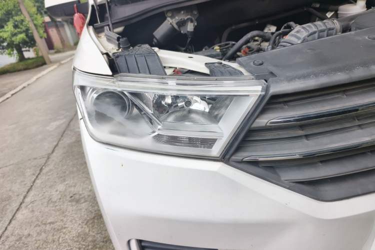 Used Wuling Hongguang 2019 1.5L S Standard Version China VI LAR Engine Bay Right