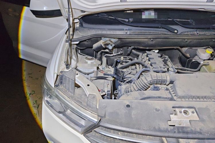 Used Wuling Hongguang 2019 1.5L S Standard Version China VI LAR Engine Bay Right