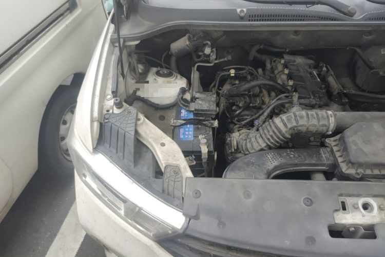 Used Wuling Hongguang 2019 1.5L S Basic Version China VI Standard LAR Engine Bay Right