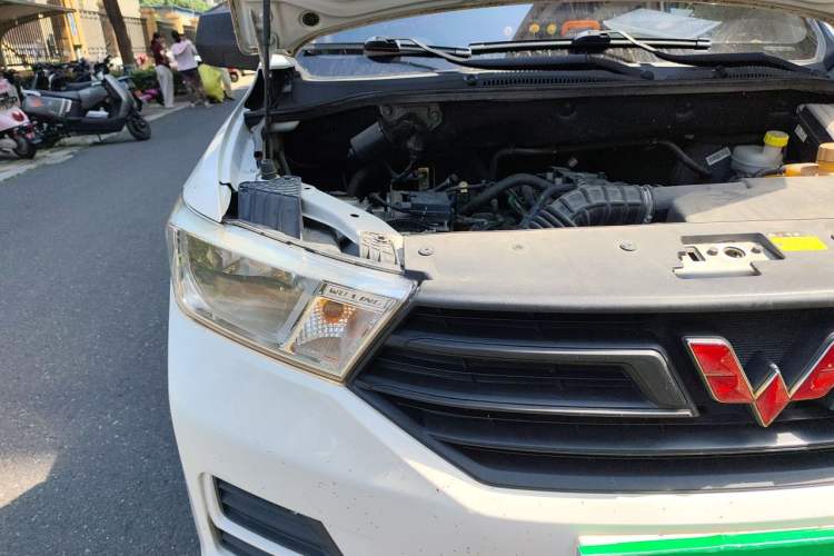 Used Wuling Hongguang 2019 1.5L S Basic Version China VI Standard LAR Engine Bay Right
